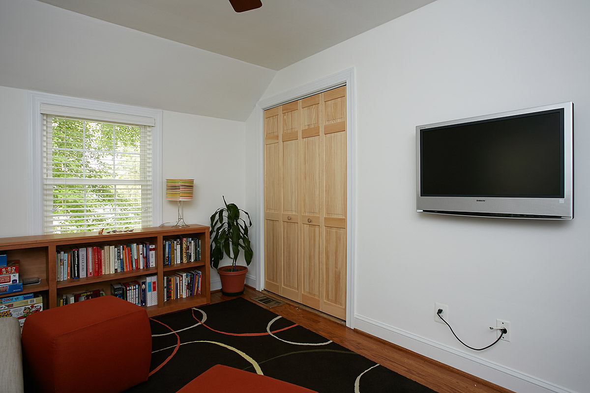 518 Tennessee Ave, Alexandria, VA 22305