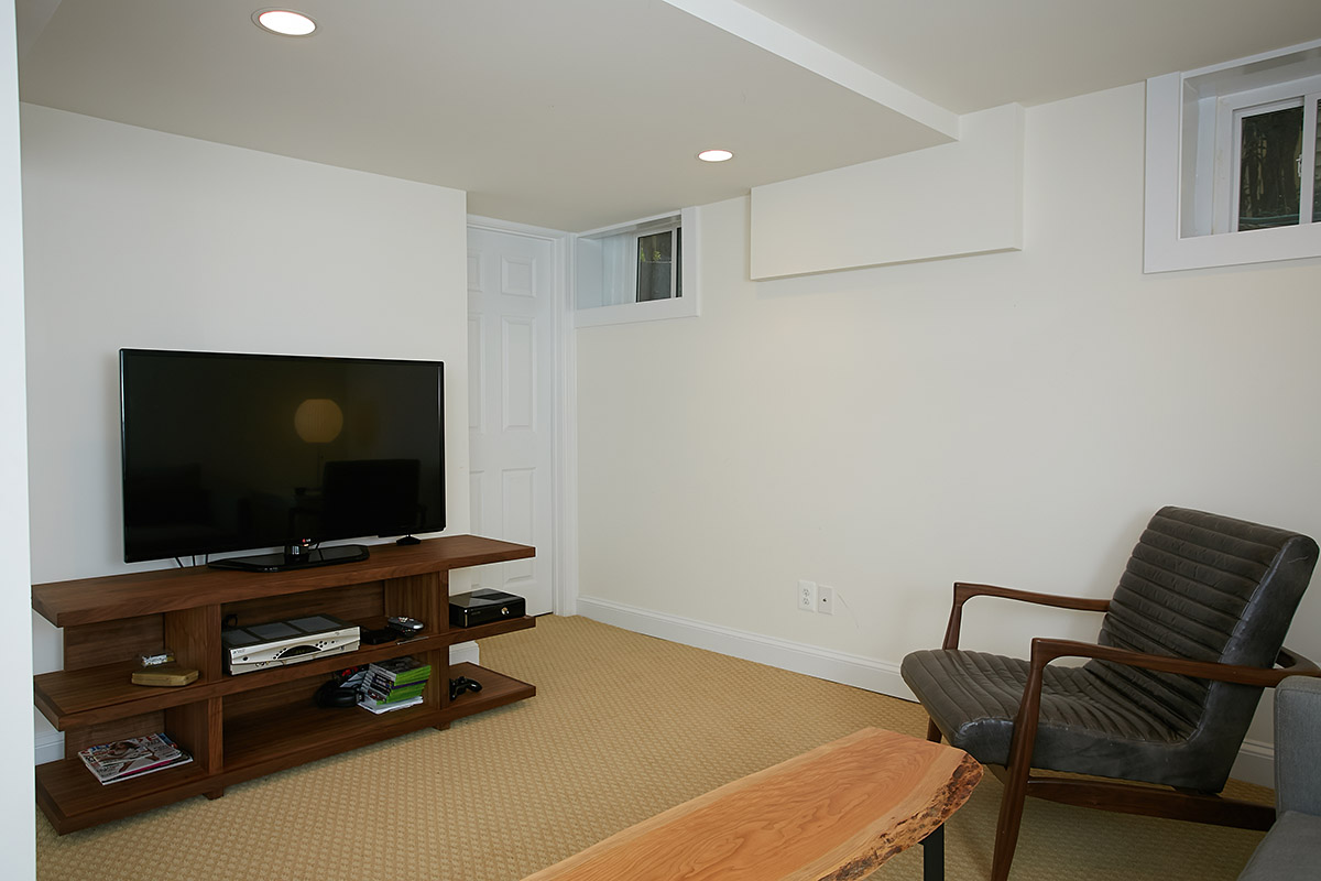 518 Tennessee Ave, Alexandria, VA 22305